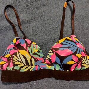 Victoria's Secret wireless push up bra - Size 36 B Floral pattern